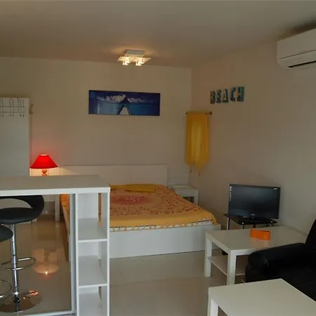 1 Ch Avec Terrasse Et Clim - Cap D'agde - Fr-1-867-1